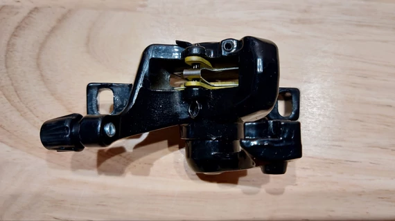 Kukirin G2 féknyereg bal oldal